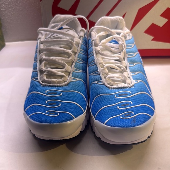 New Nike Air Max Plus Blue and White Sneakers mens 8 - Picture 2 of 5